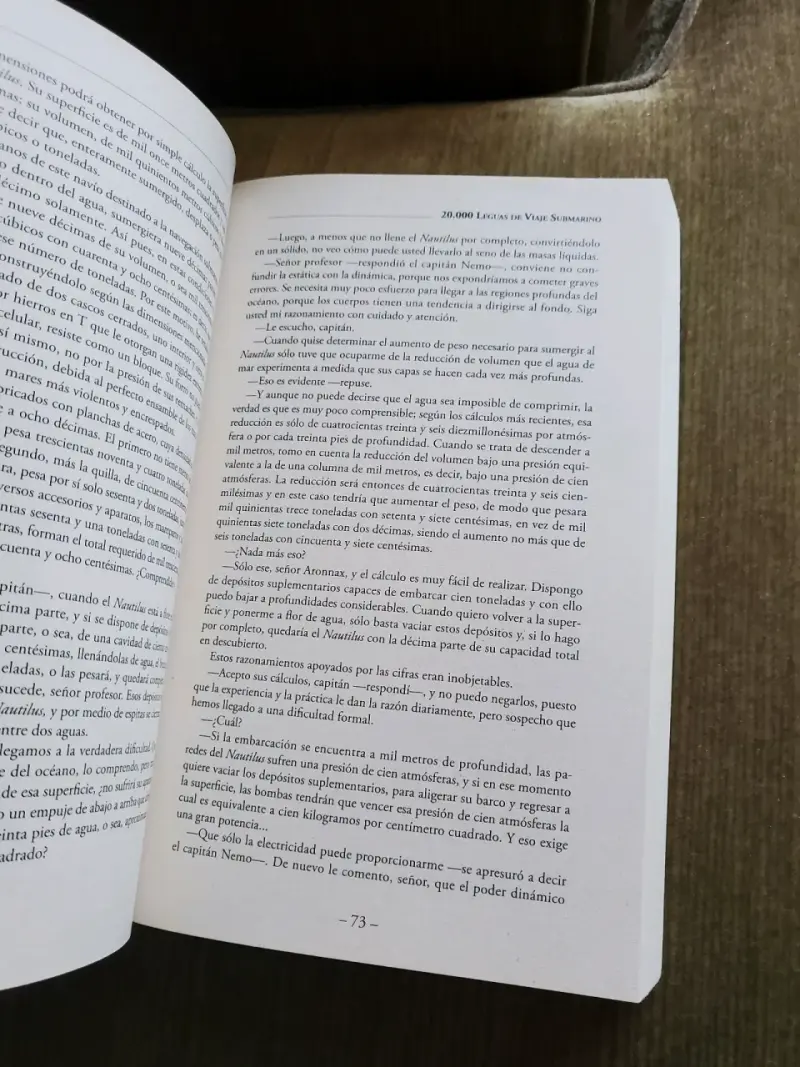 Libro 20.000 Leguas de Viaje Submarino de Julio Verne - 2