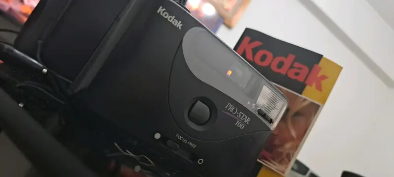 Cámara Kodak Pro-Star 100 con estuche