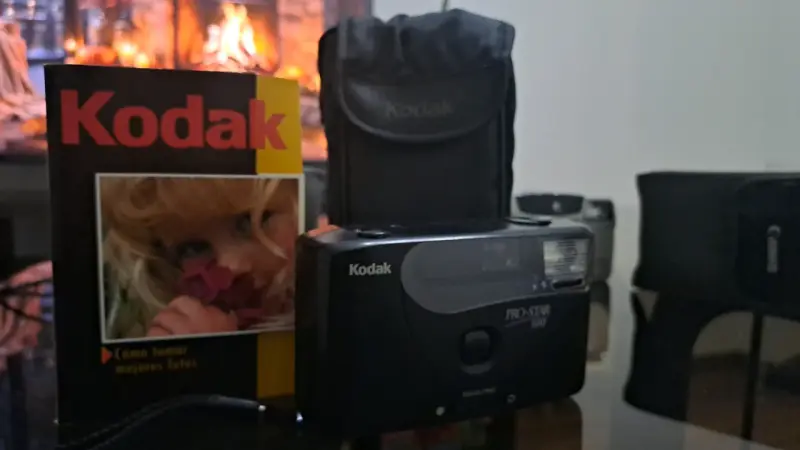 Cámara Kodak Pro-Star 100 con estuche - 2