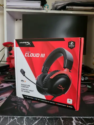 Audífonos HyperX Cloud III - miniatura 1