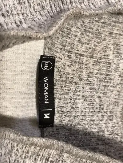Suéter gris  para mujer talla M - miniatura 3