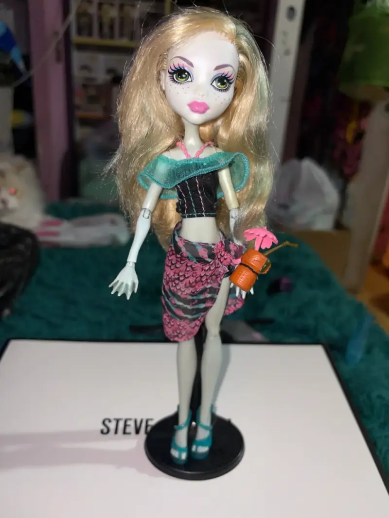 Lagoona Blue Skull shores monster high - 1