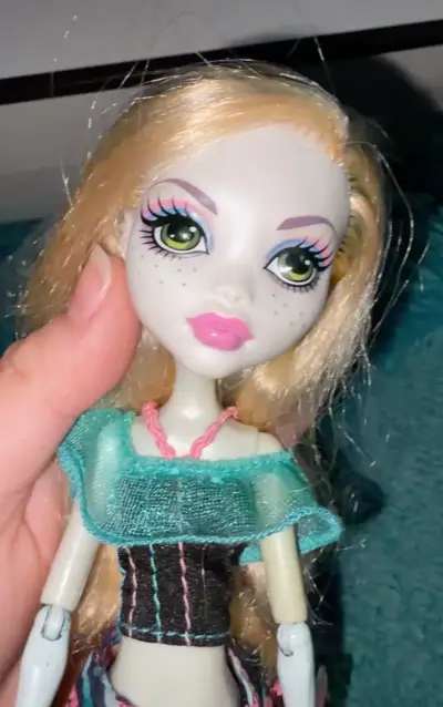 Lagoona Blue Skull shores monster high - miniatura 2