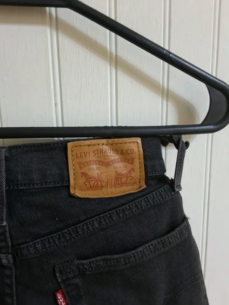 Jeans negros de mezclilla para mujer - 5