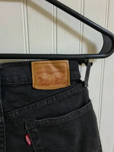 Jeans negros de mezclilla para mujer - miniatura 6