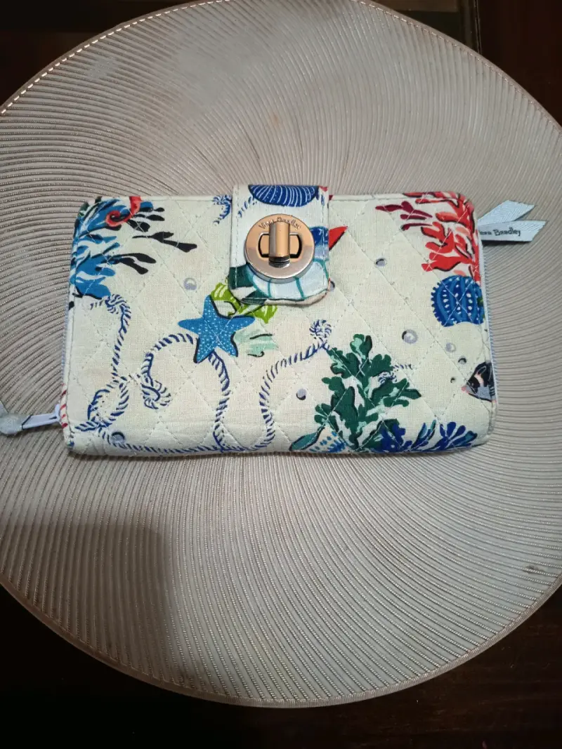 Billetera Vera Bradley con cierre - 2