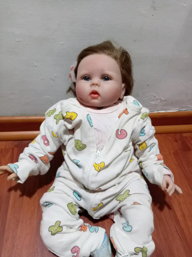 Muñeca bebé reborn con accesorios - 4