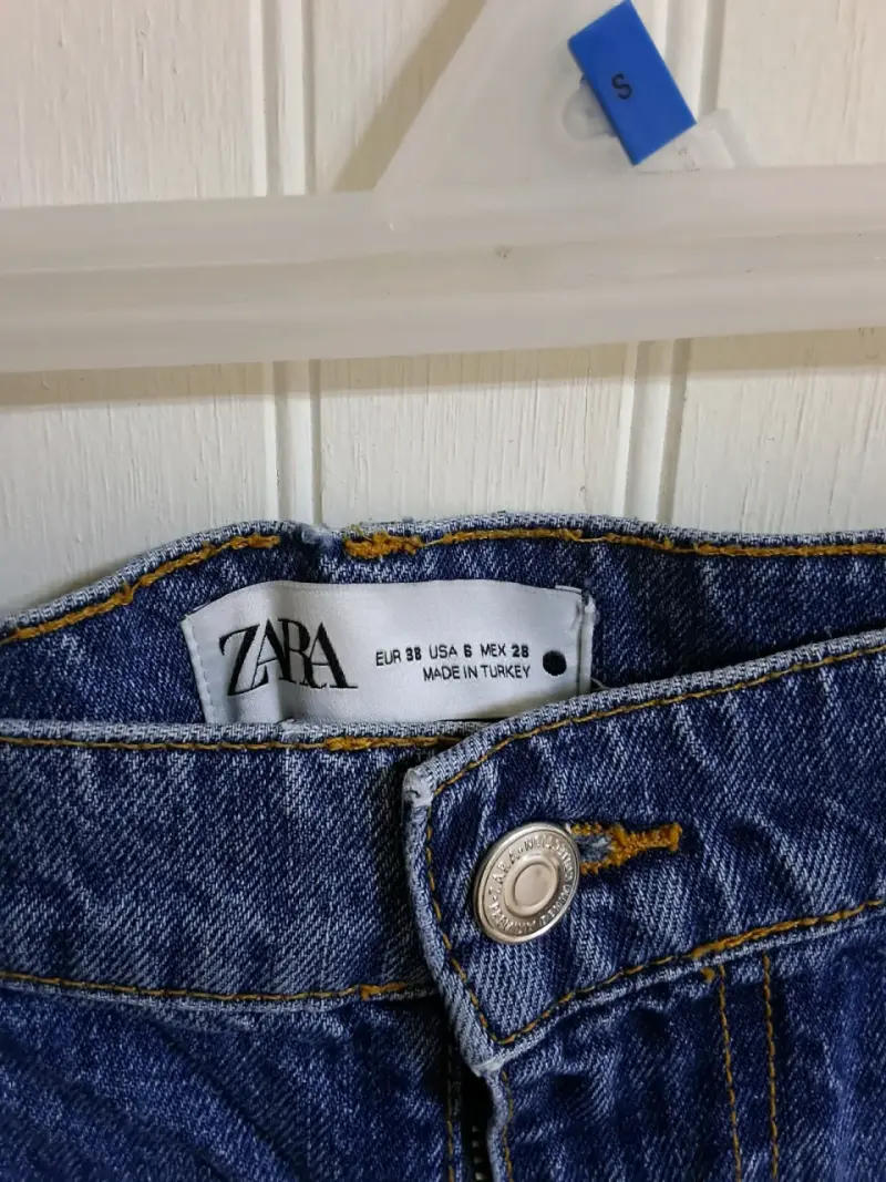 Shorts de mezclilla Zara para mujer - 5