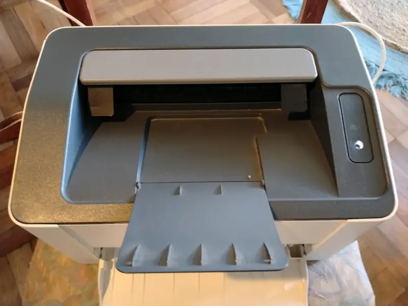 Impresora láser HP 107a en buen estado - 3