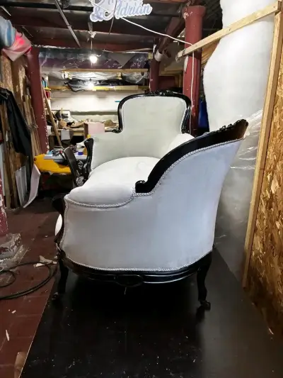 Servicio de restauracion y tapicería de muebles - miniatura 2