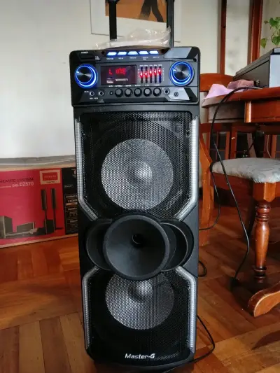 Parlante Bluetooth Master-G con Luces LED - miniatura 1