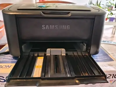 Impresora láser Samsung ML-1865 compacta - miniatura 2