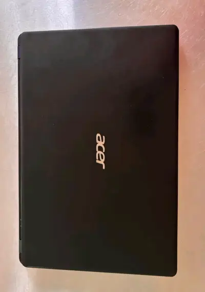 Laptop Acer Aspire con procesador AMD - miniatura 1