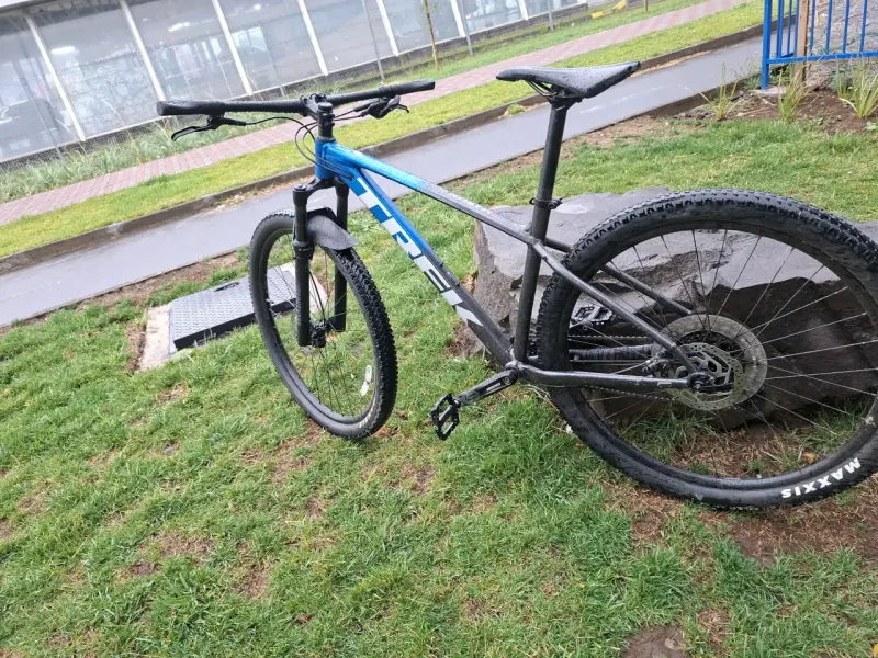 TREK MARLIN 8 - 2