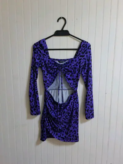 Vestido corto morado con estampado animal print - miniatura 1