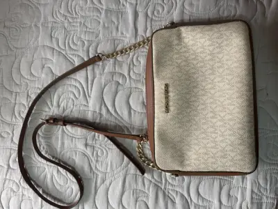 Mochila Michael Kors negra - miniatura 2