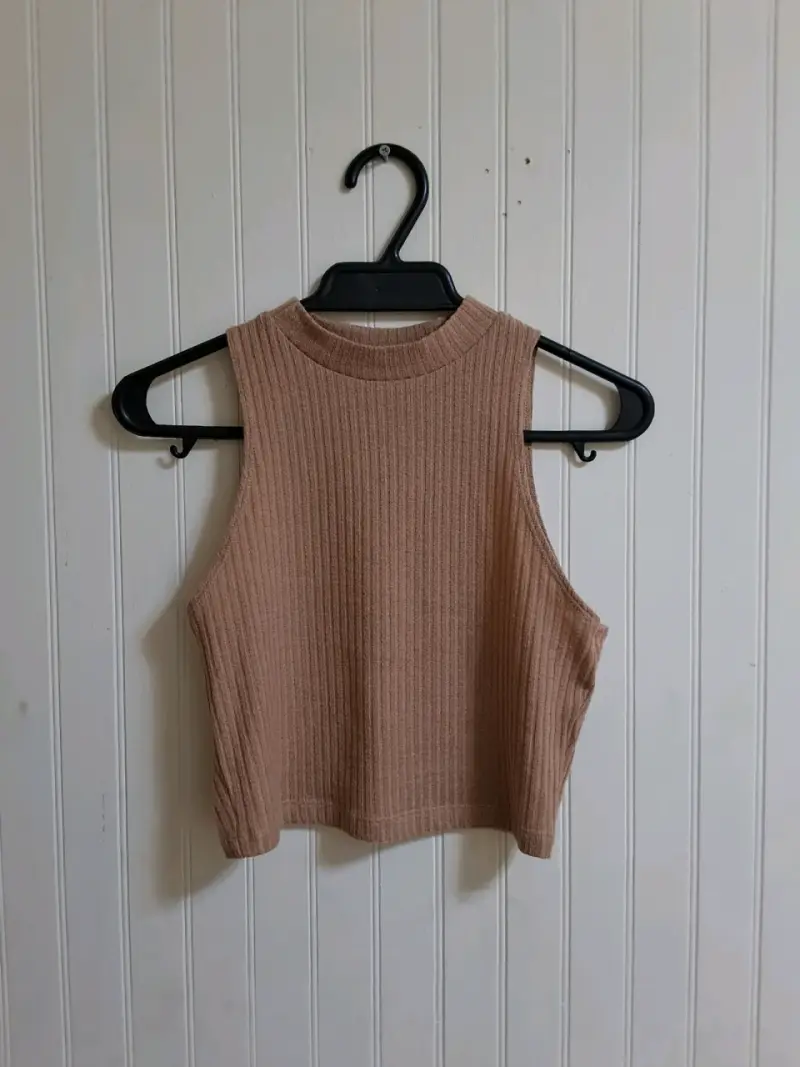 Top sin mangas de canalé color beige - 2