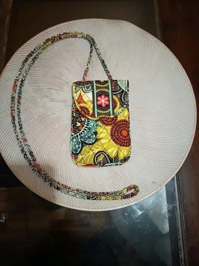 Porta celular Disney Parks colab Vera Bradley - miniatura 1