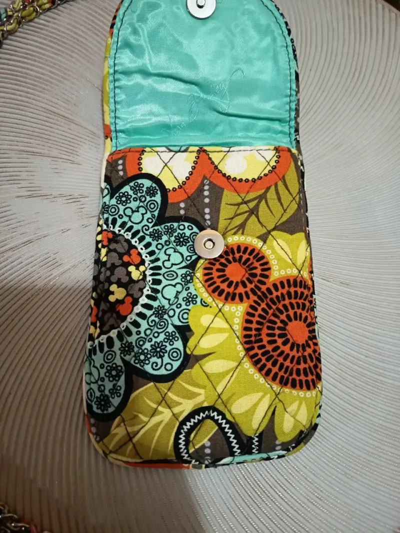 Porta celular Disney Parks colab Vera Bradley - 2