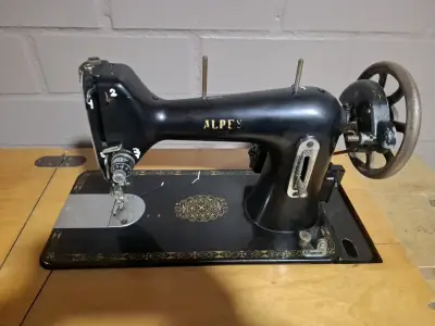 Máquina de Coser Antigua Alpex con Mueble - miniatura 2