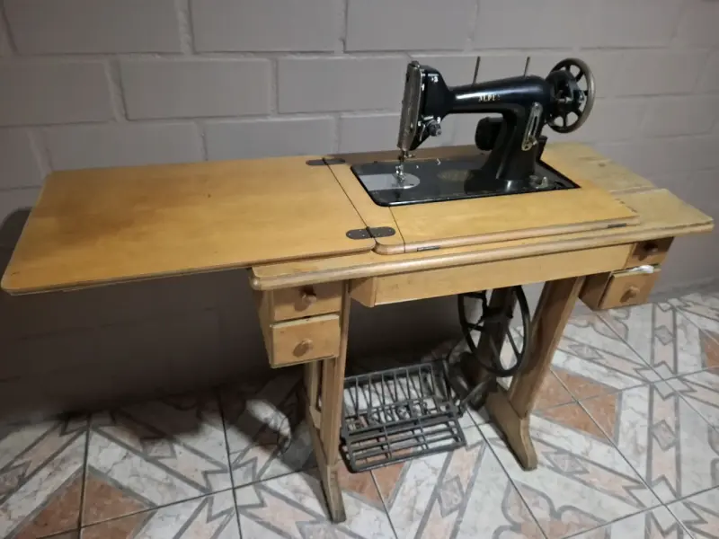 Máquina de Coser Antigua Alpex con Mueble - 6