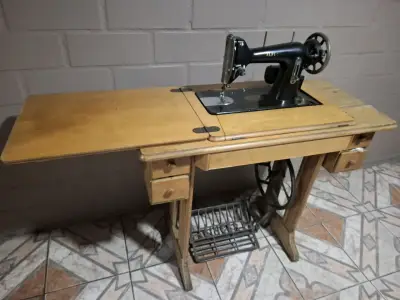 Máquina de Coser Antigua Alpex con Mueble - miniatura 6