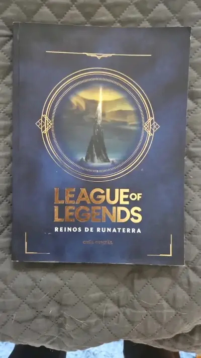 Libro League of Legends Reinos de Runaterra - miniatura 1