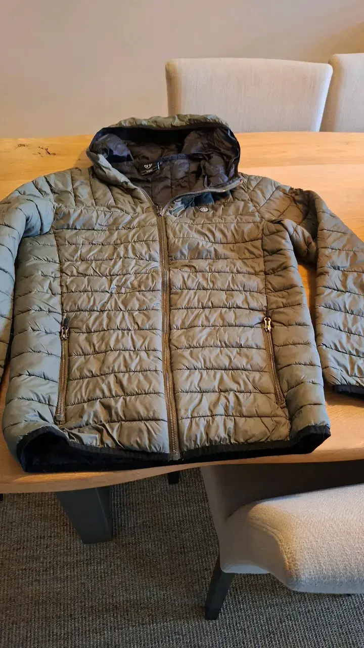 Chaqueta acolchada verde con capucha Maui - 2