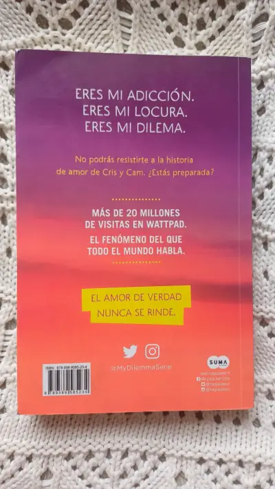 Libro 'My Dilemma Is You' de Cristina Chiperi - miniatura 2