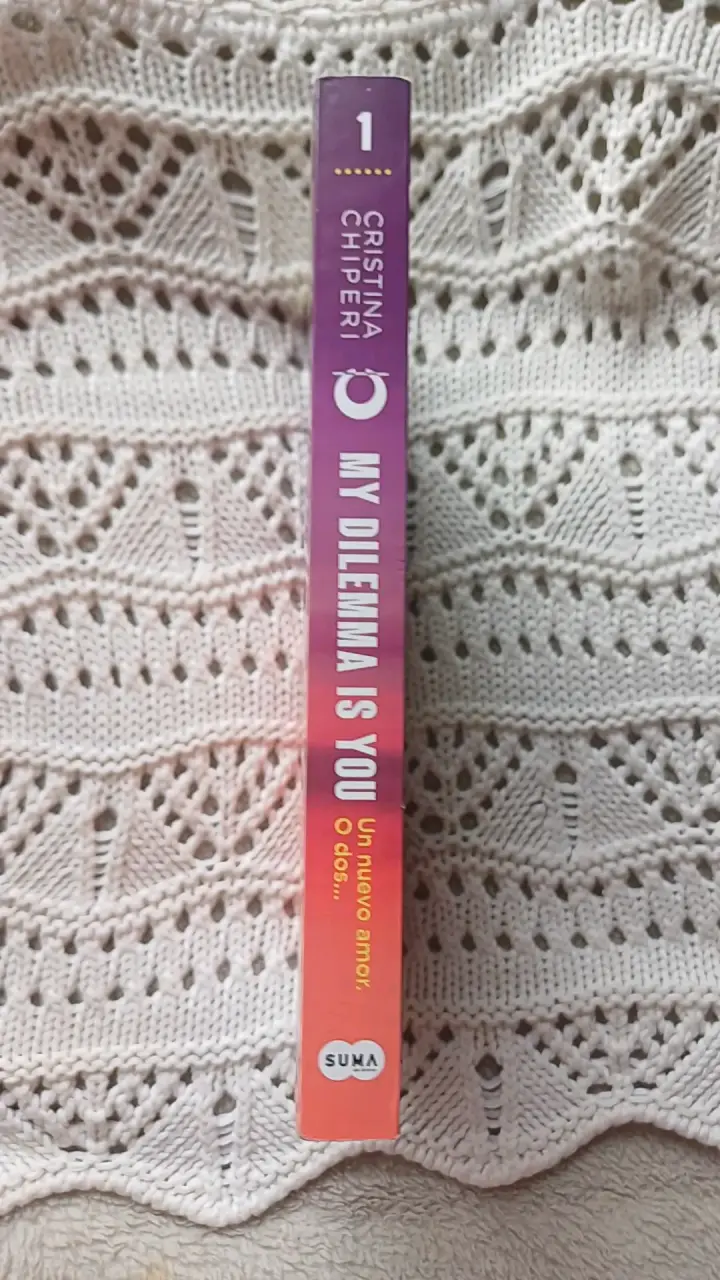 Libro 'My Dilemma Is You' de Cristina Chiperi - 3