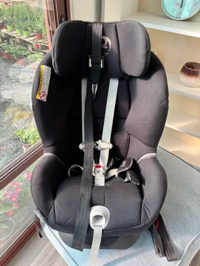 Silla de Auto Convertible Cybex Sirona M Negra - miniatura 1