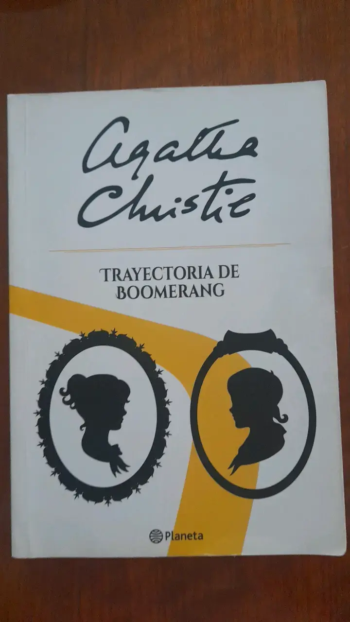 Libro 'Trayectoria de Boomerang' de Agatha Christie