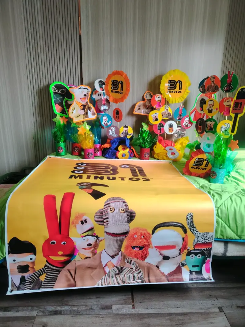 Decoración de fiesta temática 31 Minutos - 1