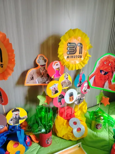 Decoración de fiesta temática 31 Minutos - miniatura 3