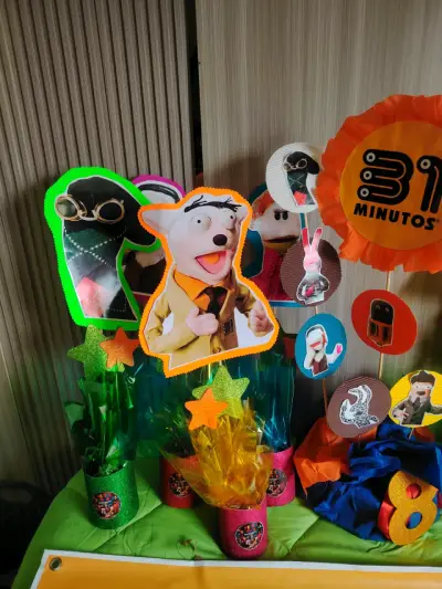 Decoración de fiesta temática 31 Minutos - miniatura 4