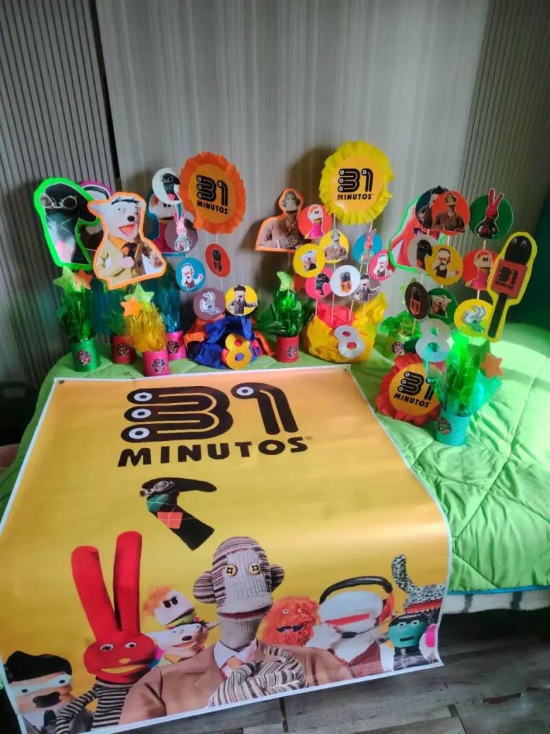 Decoración de fiesta temática 31 Minutos - 5