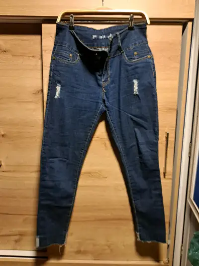 Jeans de Mujer Azul con Detalles Desgastados - miniatura 1
