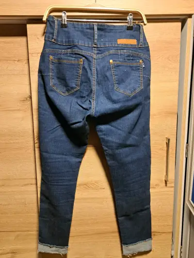 Jeans de Mujer Azul con Detalles Desgastados - miniatura 3