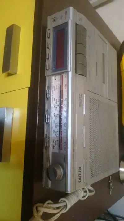 Radio reloj despertador Philips con casetera - miniatura 5