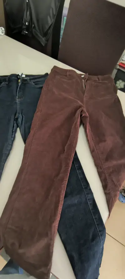 Lote de ropa variada para mujer en buen estado - miniatura 5