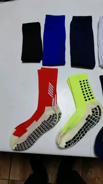calcetines  antideslizantes y medias sin pie - miniatura 2