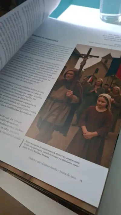 Libro Mujeres que Dejaron Huella Juana de Arco - miniatura 2