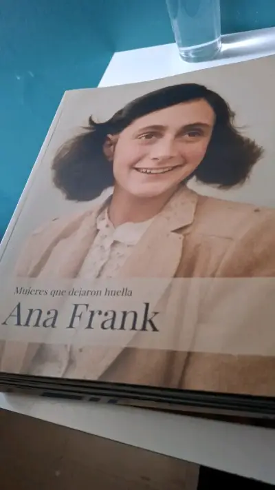 Libro Mujeres que Dejaron Huella Ana Frank - miniatura 1