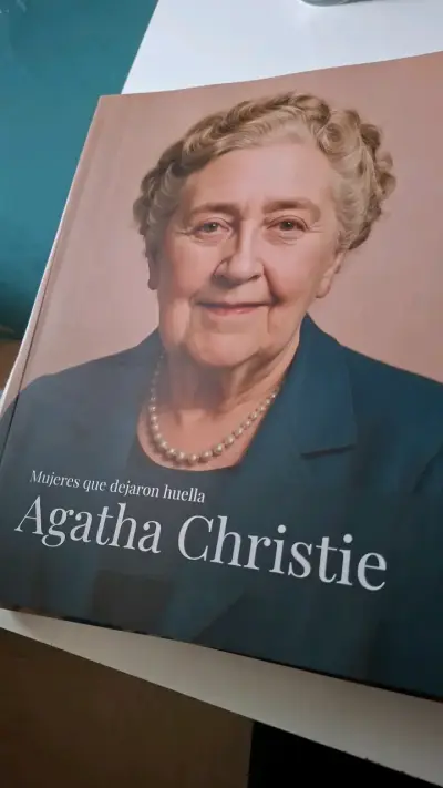 Libro Mujeres que Dejaron Huella Agatha Christie - miniatura 1