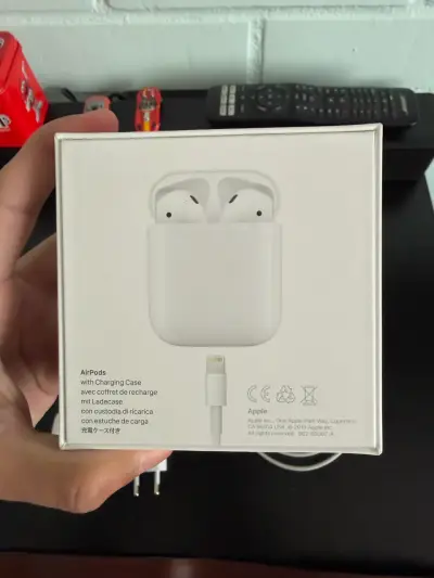 Apple AirPods con estuche de carga y accesorios - miniatura 5