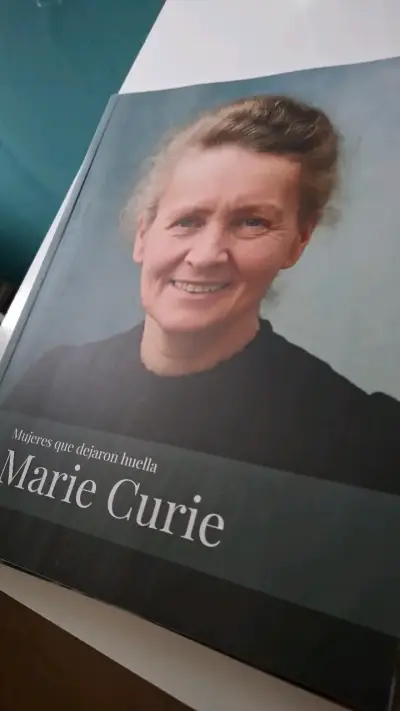 Libro Mujeres que Dejaron Huella Marie Curie - miniatura 1