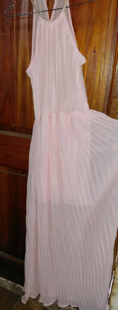 Vestido largo plisado rosa elegante - miniatura 1