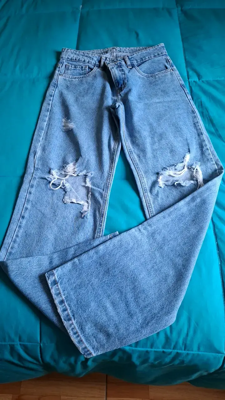 Jeans de mezclilla desgastados para mujer - 2