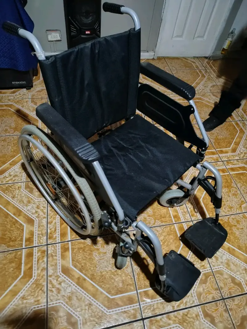 Silla de ruedas plegable de aluminio - 3