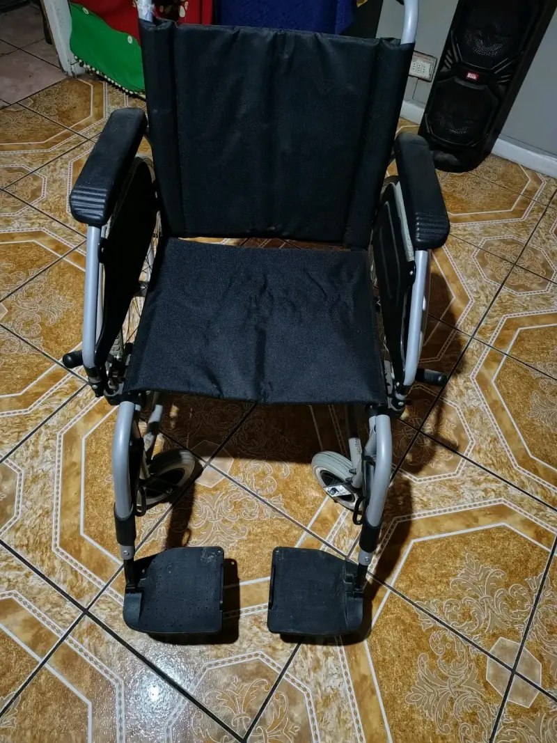 Silla de ruedas plegable de aluminio - 4